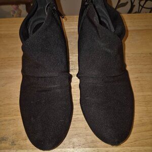 G.H. Bass Soft Black Side Zip Ankle Bootie Size 8.5